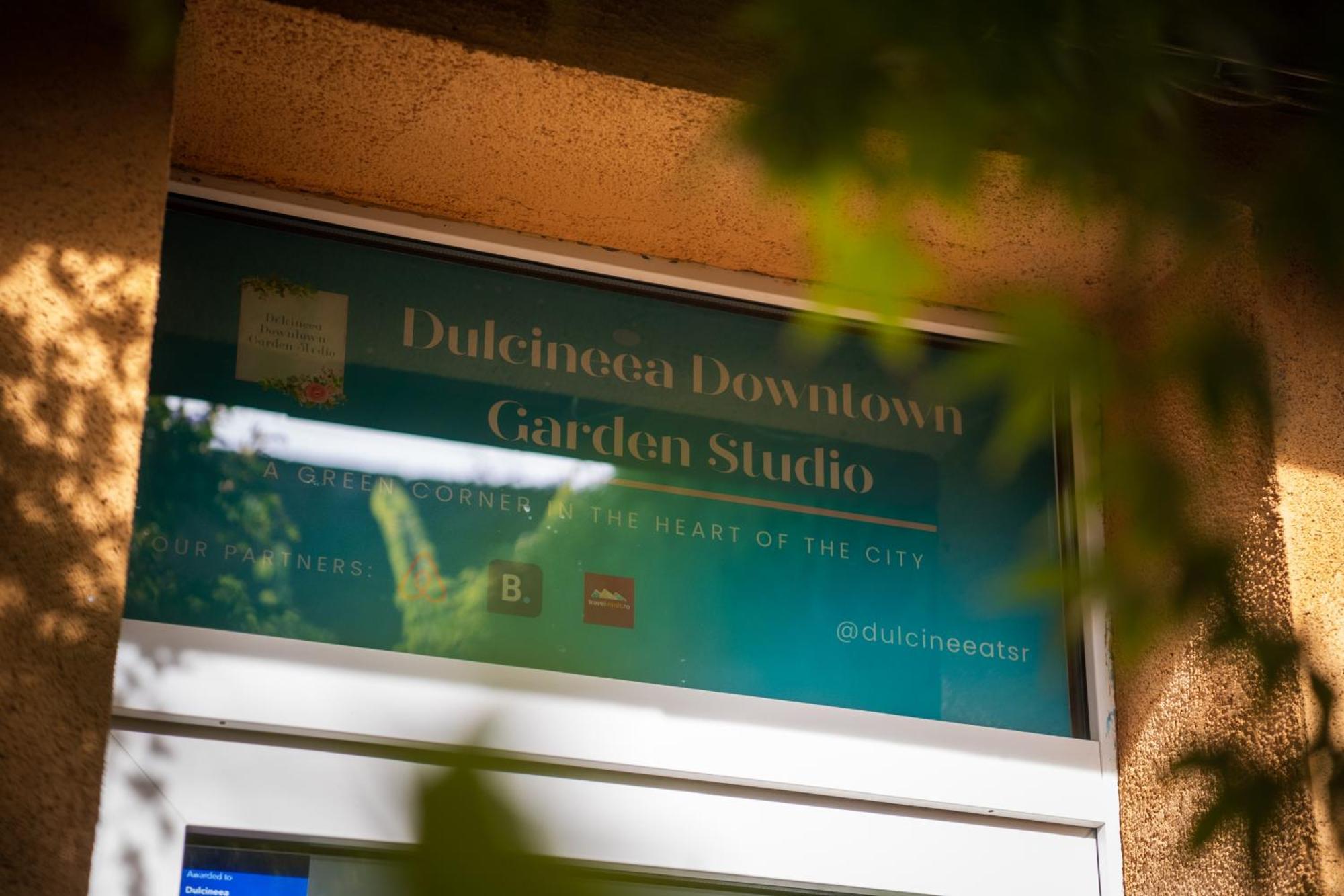 Dulcineea Downtown Garden Studio Тімішоара Екстер'єр фото
